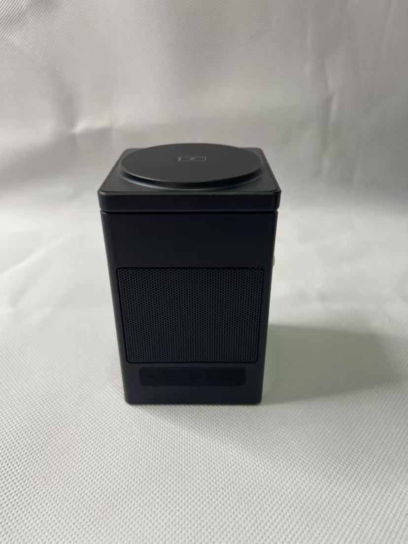 Multi-functional 6-in-1 magnetic Bluetooth audio wireless charger Magnetic desktop folding mobile phone stand headset Watch